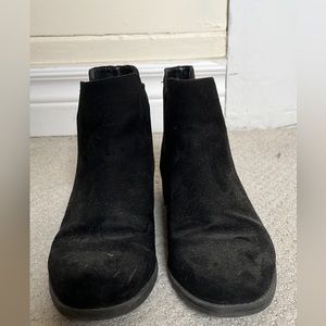Aldo booties size 6
